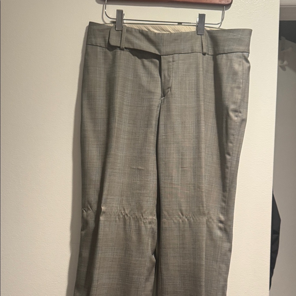 Gently worn ladies cuffed stretch wool gabardine pants from Banana Republic